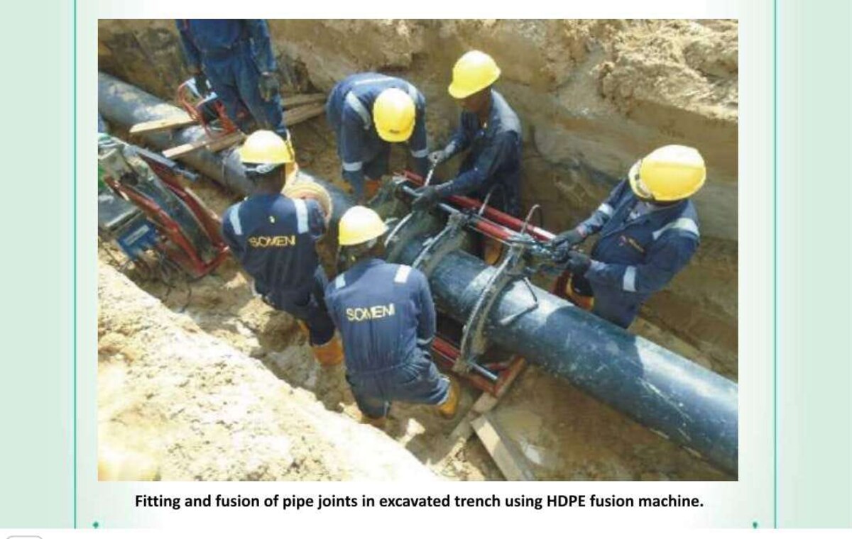 Someni field crew carrying out HDPE pipeline installation